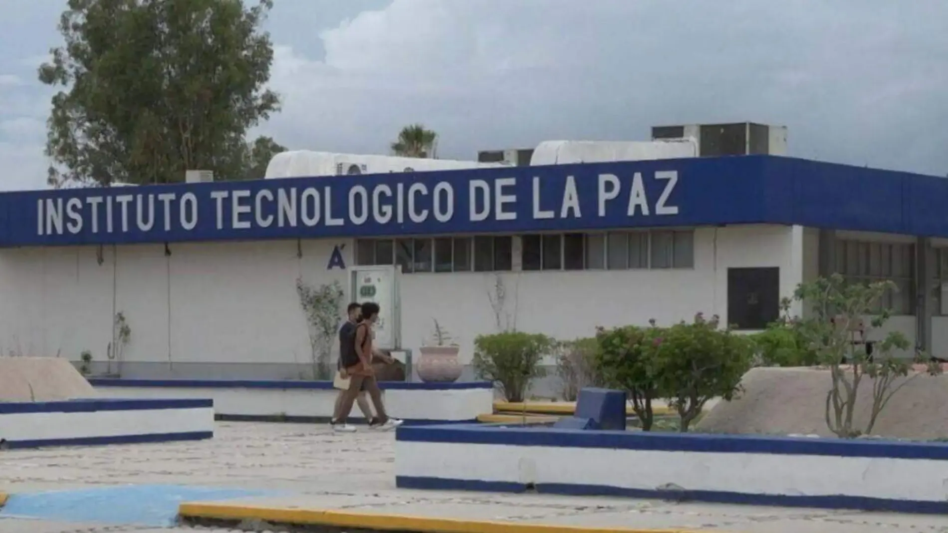 estudiantes en el tecnológico de La Paz